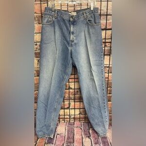 Relaxed Fit Levi Strauss Signature jeans size misses 16 medium